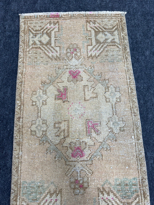 Turkish Yastik Rug  1'5" x  2'11" #23983