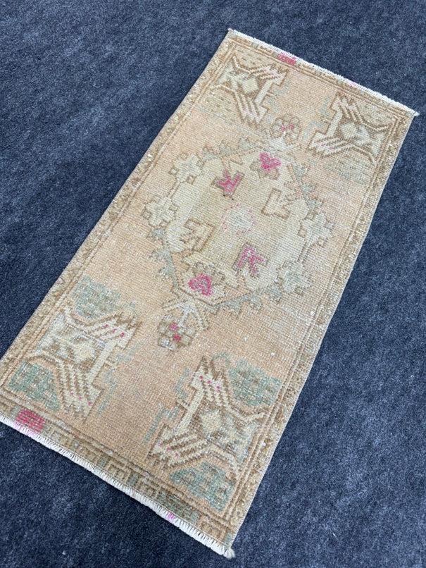 Turkish Yastik Rug  1'5" x  2'11" #23983