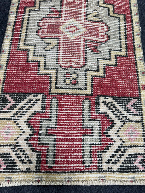 Turkish Yastik Rug  1'6" x  2'11" #23982