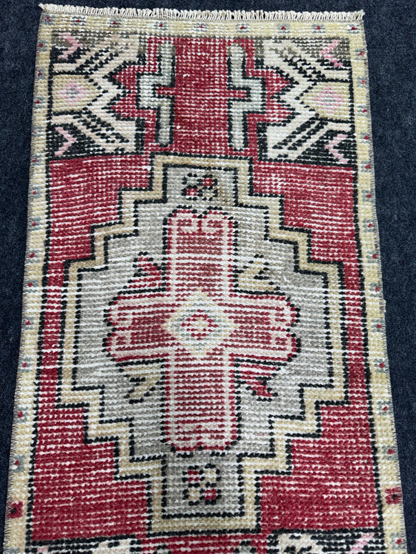 Turkish Yastik Rug  1'6" x  2'11" #23982