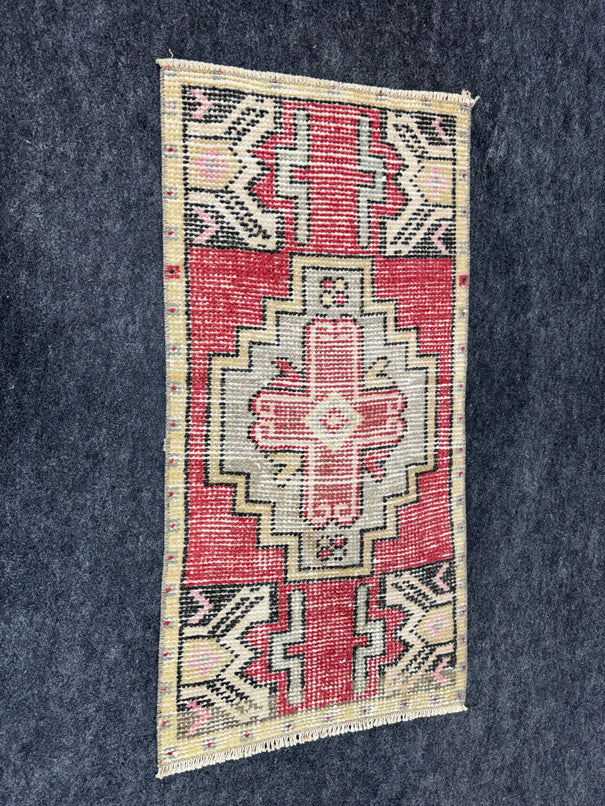 Turkish Yastik Rug  1'6" x  2'11" #23982