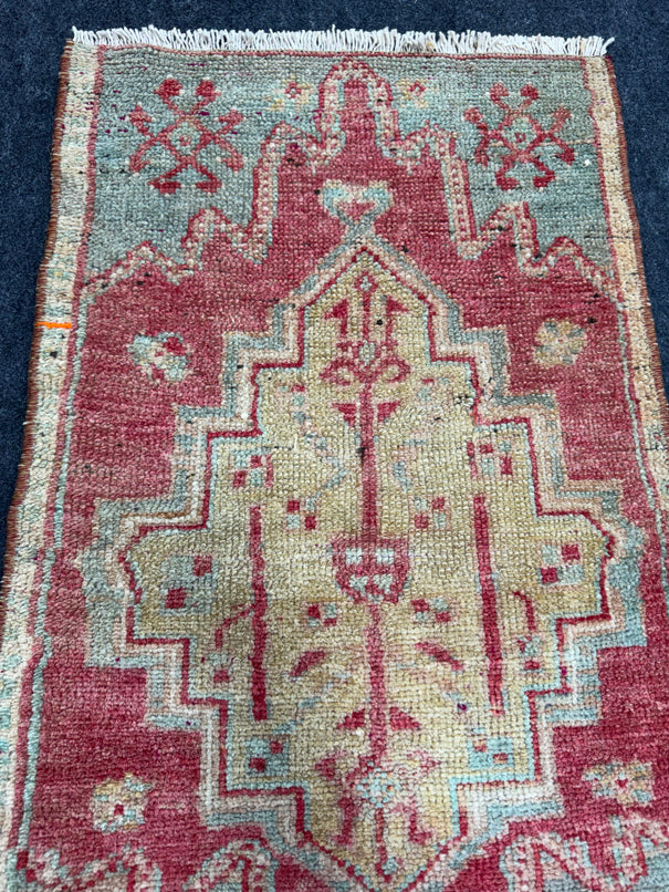 Turkish Yastik Rug  2'1" x  2'7" #23979