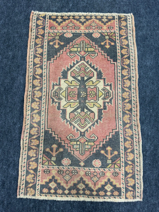 Turkish Yastik Rug  2'1" x  3'5" #23971