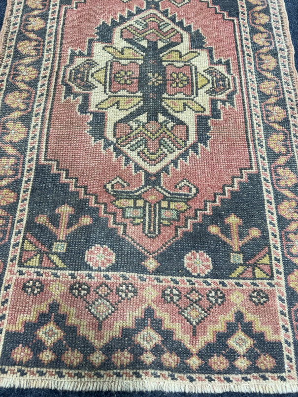 Turkish Yastik Rug  2'1" x  3'5" #23971