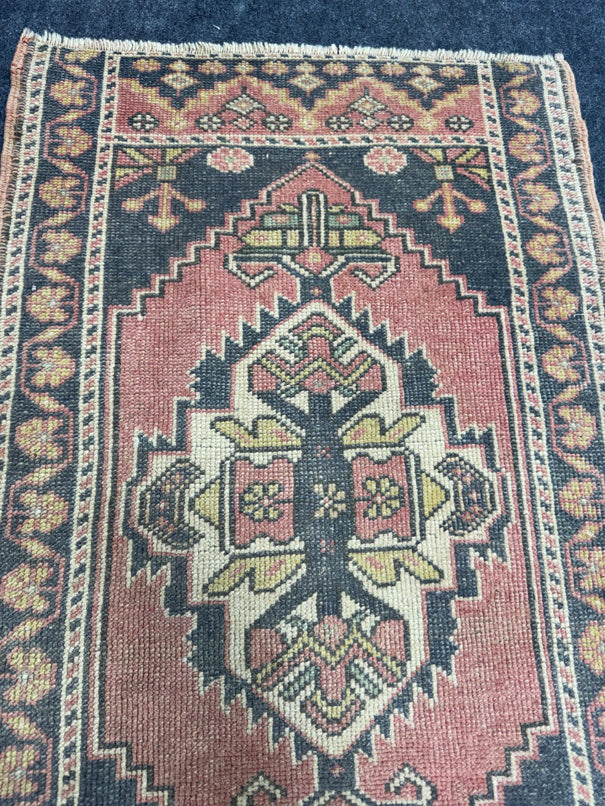 Turkish Yastik Rug  2'1" x  3'5" #23971