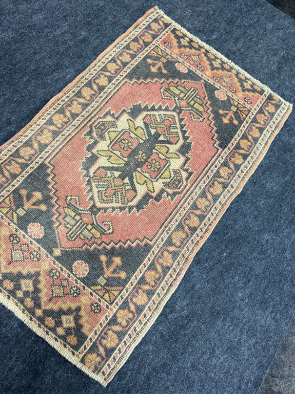 Turkish Yastik Rug  2'1" x  3'5" #23971
