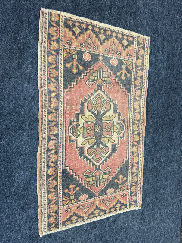 Turkish Yastik Rug  2'1" x  3'5" #23971