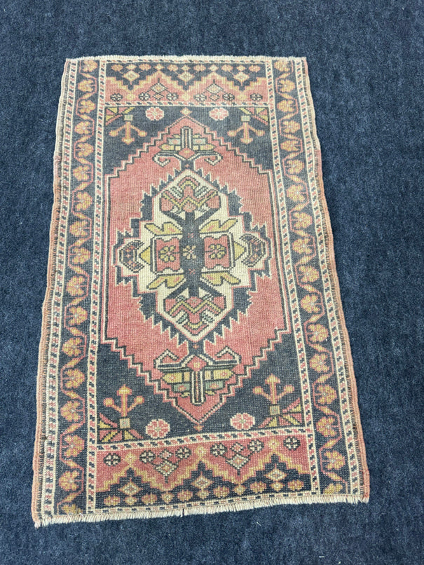 Turkish Yastik Rug  2'1" x  3'5" #23971