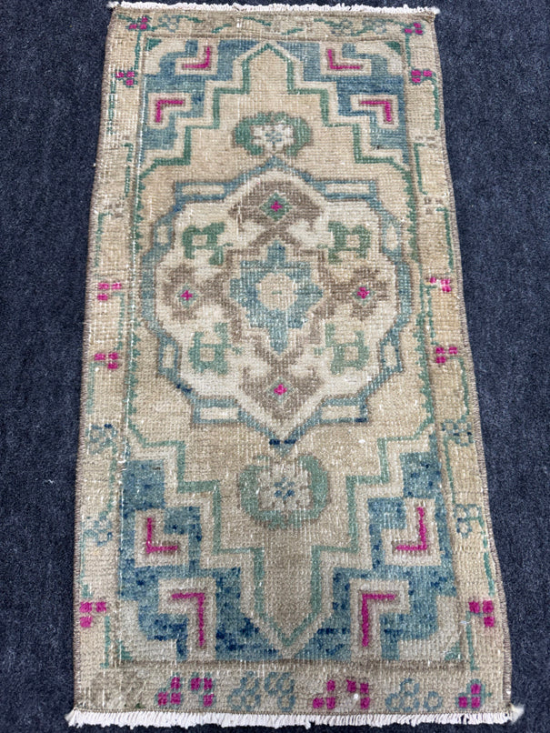 Turkish Yastik Rug  1'4" x  2'7" #24399