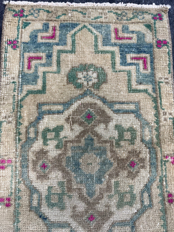 Turkish Yastik Rug  1'4" x  2'7" #24399