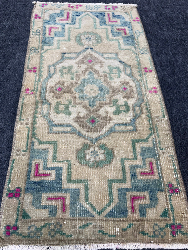 Turkish Yastik Rug  1'4" x  2'7" #24399
