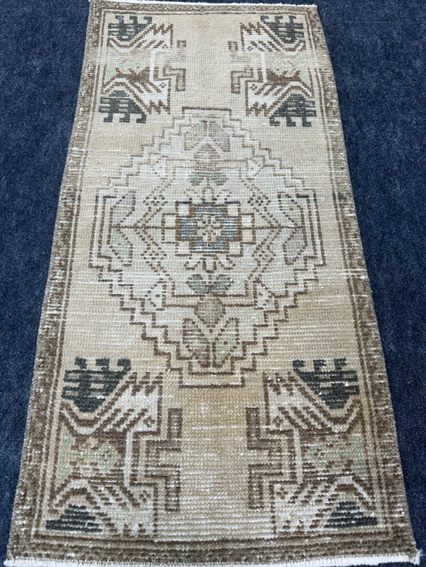 Turkish Yastik Rug  1'6" x  3'1" #24400