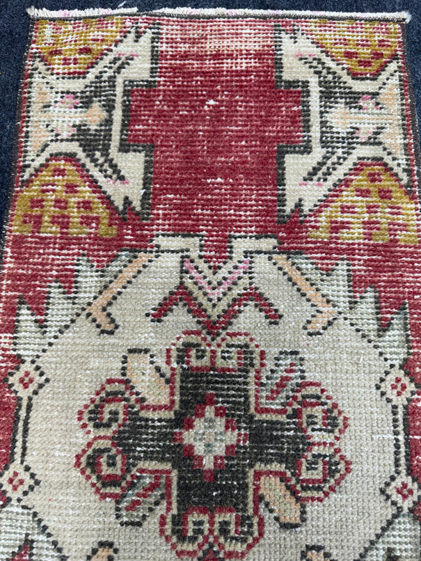 Turkish Yastik Rug  1'5" x  3' #24396