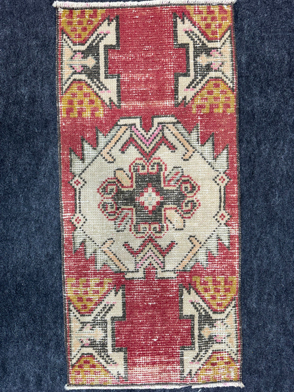 Turkish Yastik Rug  1'5" x  3' #24396