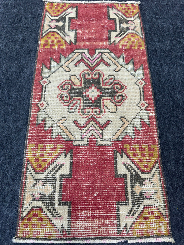 Turkish Yastik Rug  1'5" x  3' #24396