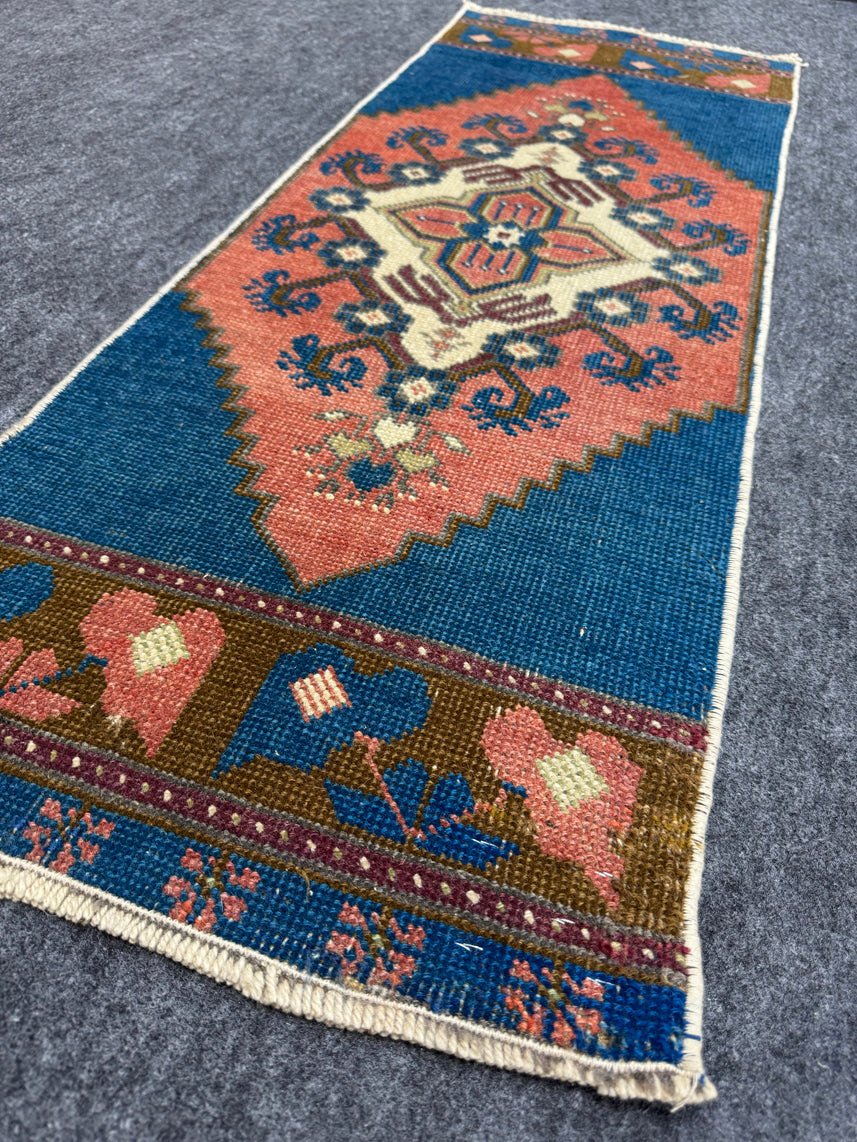 Turkish Yastik Rug  1'5" x  4' #24395