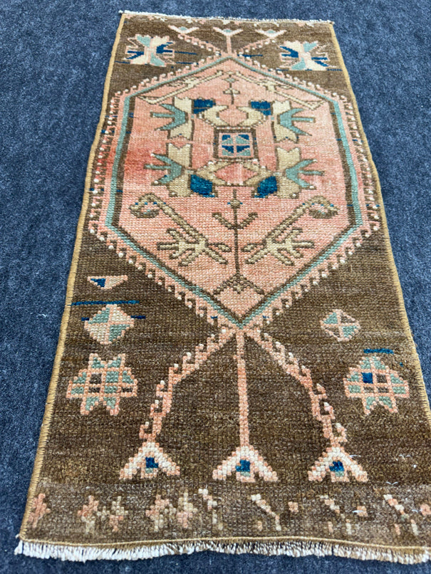 Turkish Yastik Rug  1'3" x  2'9" #24392