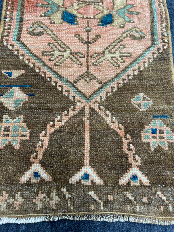 Turkish Yastik Rug  1'3" x  2'9" #24392