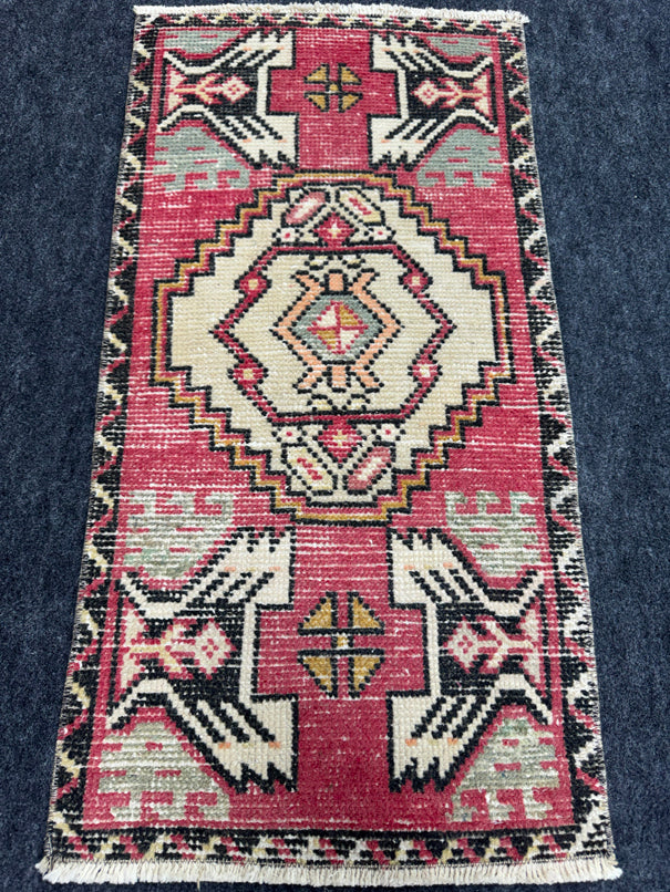 Turkish Yastik Rug  1'5" x  2'10" #24391