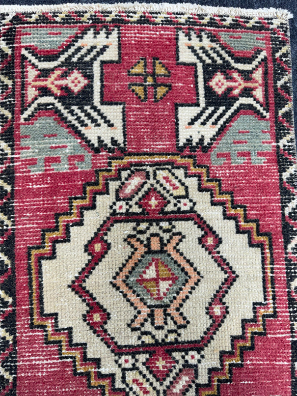 Turkish Yastik Rug  1'5" x  2'10" #24391