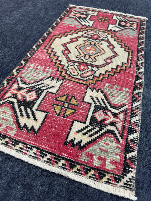 Turkish Yastik Rug  1'5" x  2'10" #24391
