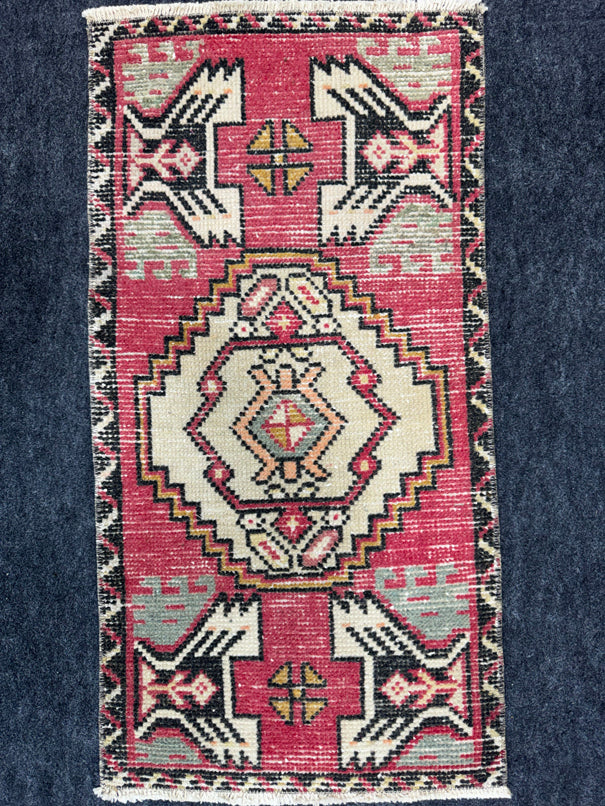 Turkish Yastik Rug  1'5" x  2'10" #24391