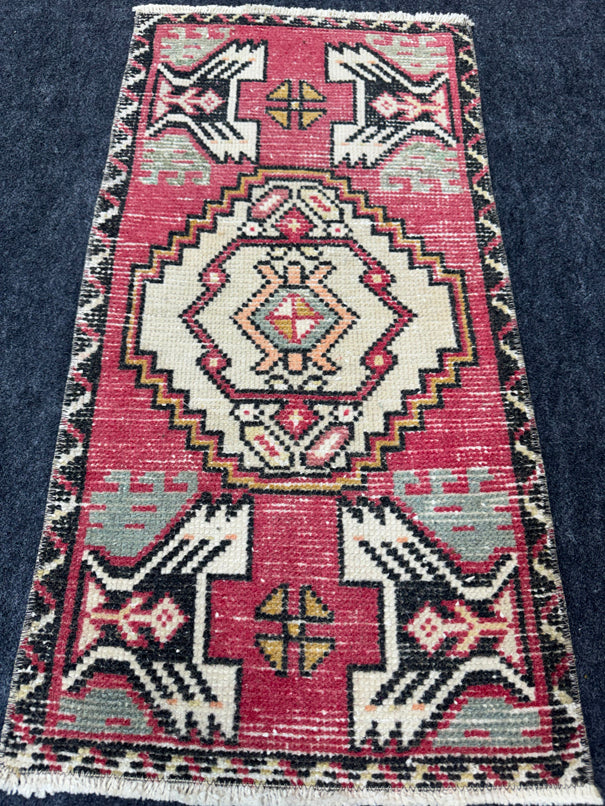 Turkish Yastik Rug  1'5" x  2'10" #24391