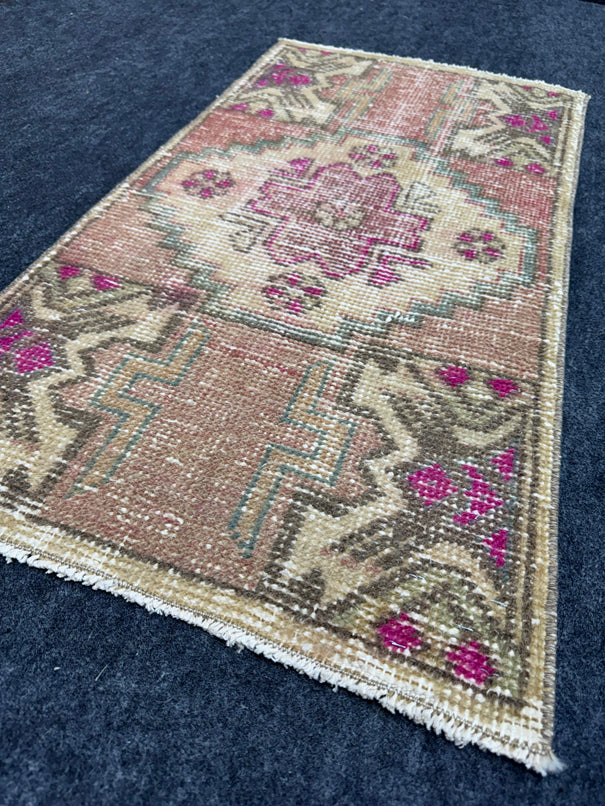Turkish Yastik Rug  1'8" x  2'11" #24390