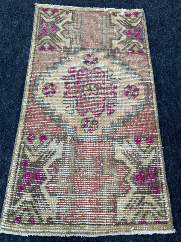 Turkish Yastik Rug  1'8" x  2'11" #24390