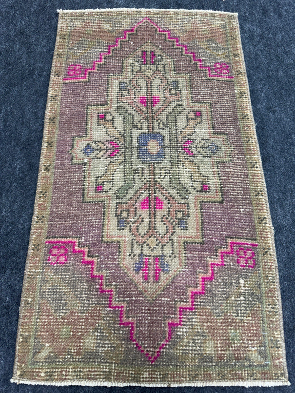 Turkish Yastik Rug  1'7" x  2'9" #24389