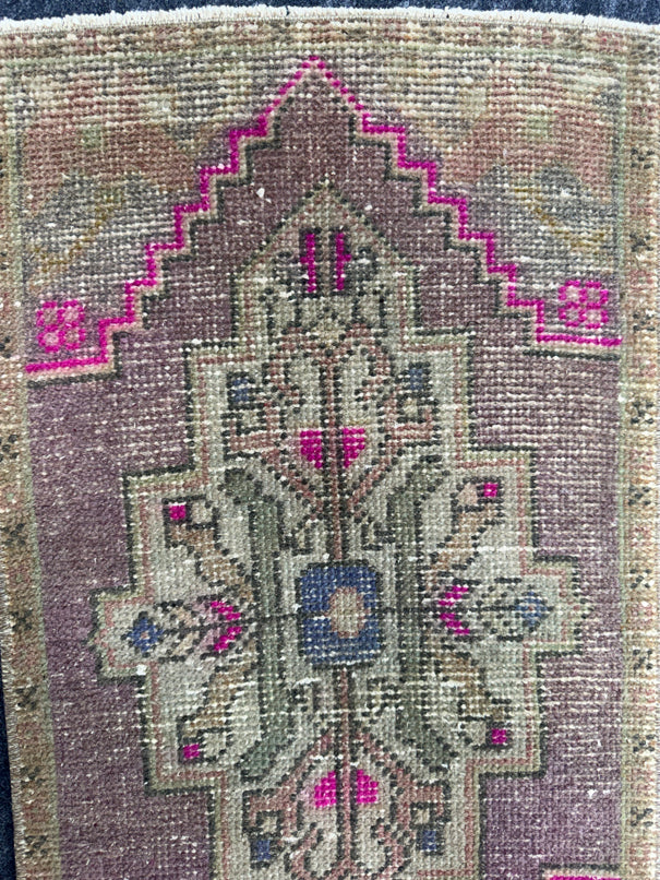 Turkish Yastik Rug  1'7" x  2'9" #24389