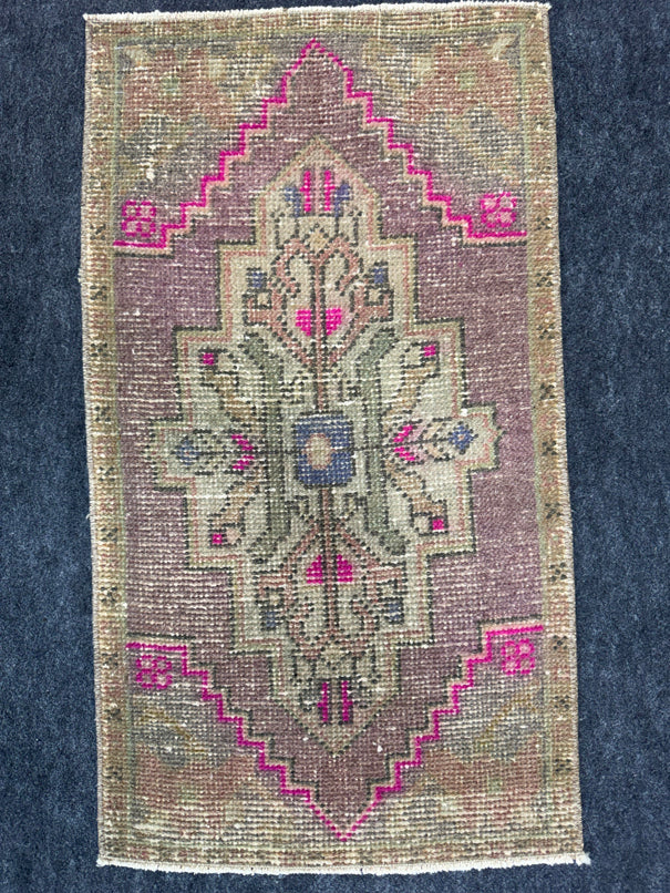 Turkish Yastik Rug  1'7" x  2'9" #24389