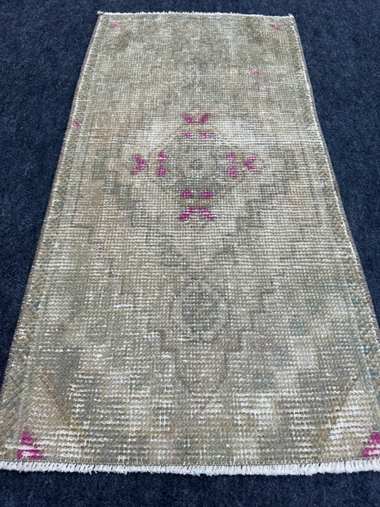 Turkish Yastik Rug  1'7" x  3'2" #24388