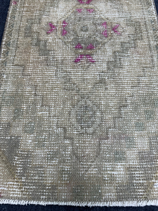 Turkish Yastik Rug  1'7" x  3'2" #24388