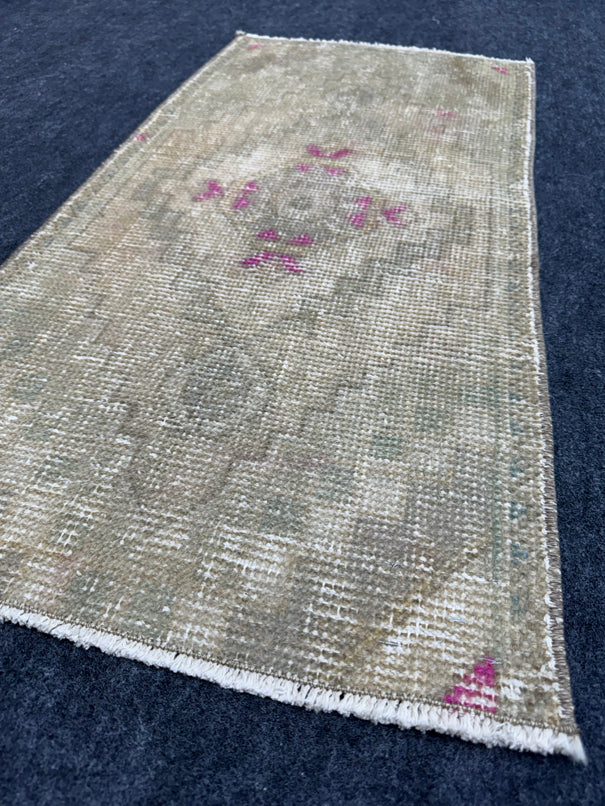 Turkish Yastik Rug  1'7" x  3'2" #24388