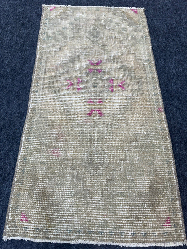 Turkish Yastik Rug  1'7" x  3'2" #24388