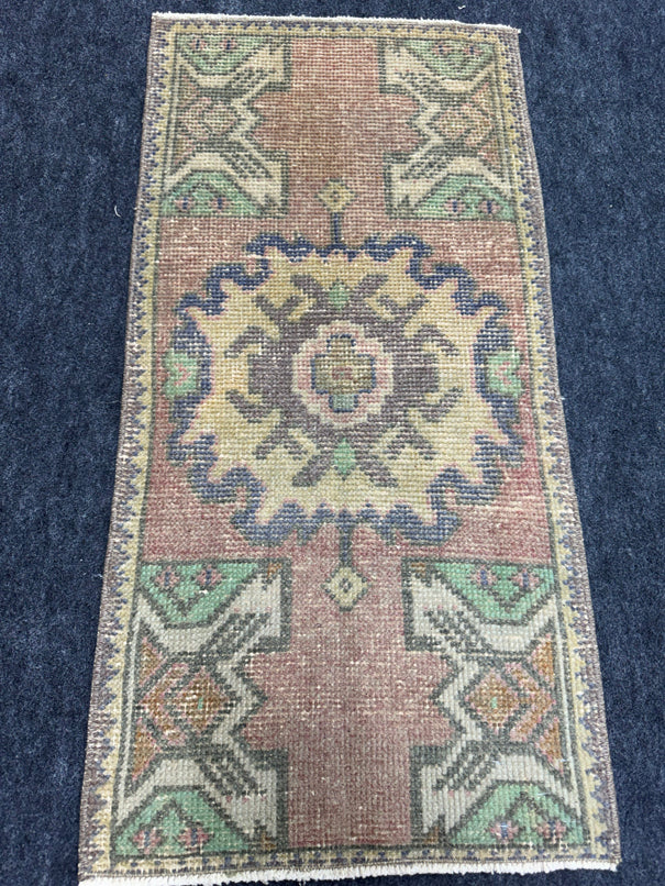Turkish Yastik Rug  1'5" x  2'11" #24386