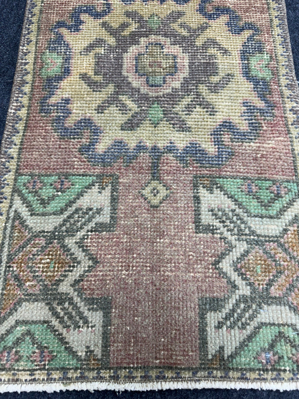 Turkish Yastik Rug  1'5" x  2'11" #24386