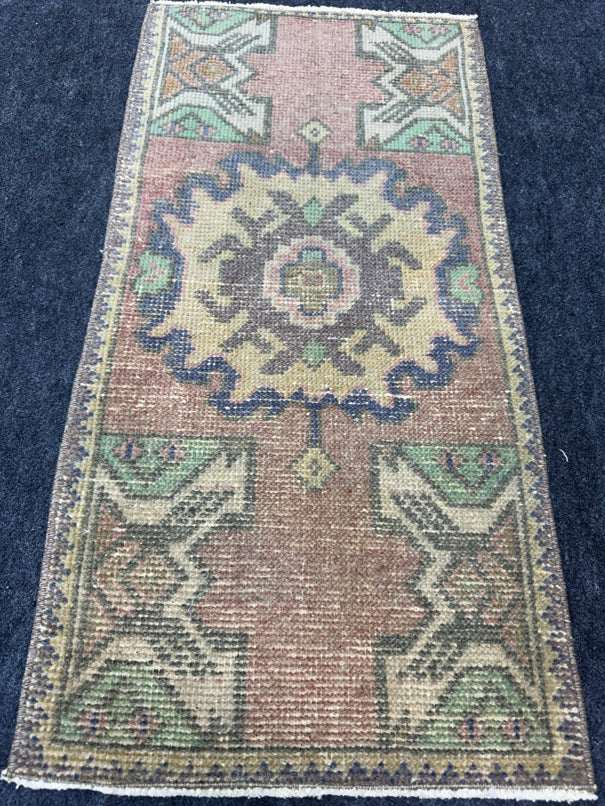 Turkish Yastik Rug  1'5" x  2'11" #24386