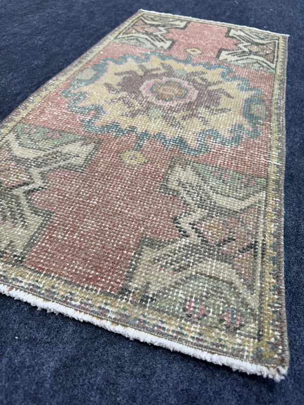 Turkish Yastik Rug  1'6" x  3' #24385