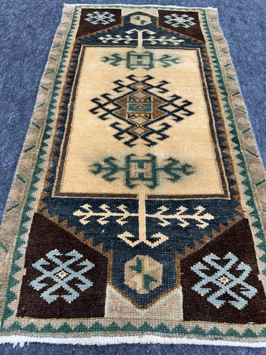 Turkish Yastik Rug  1'8" x  3' #24384
