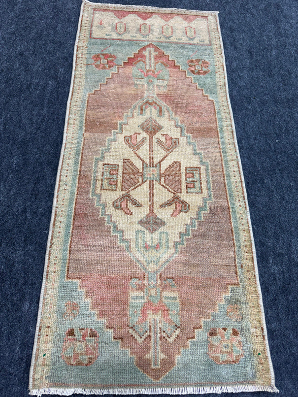 Turkish Yastik Rug  1'7" x  3'7" #24382