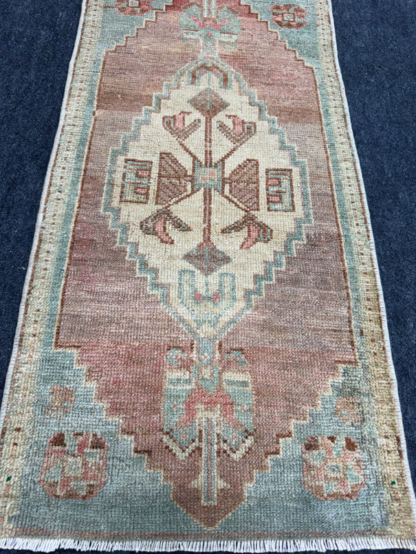 Turkish Yastik Rug  1'7" x  3'7" #24382