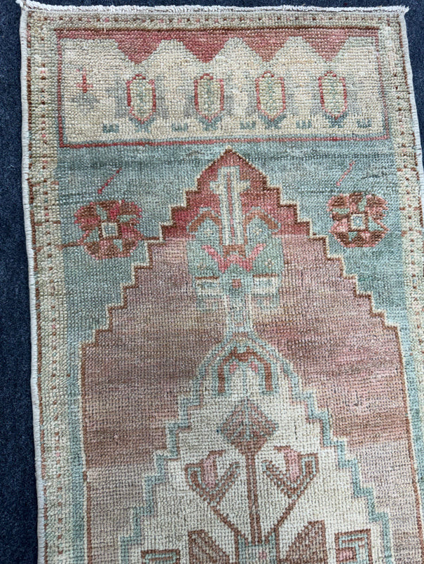 Turkish Yastik Rug  1'7" x  3'7" #24382