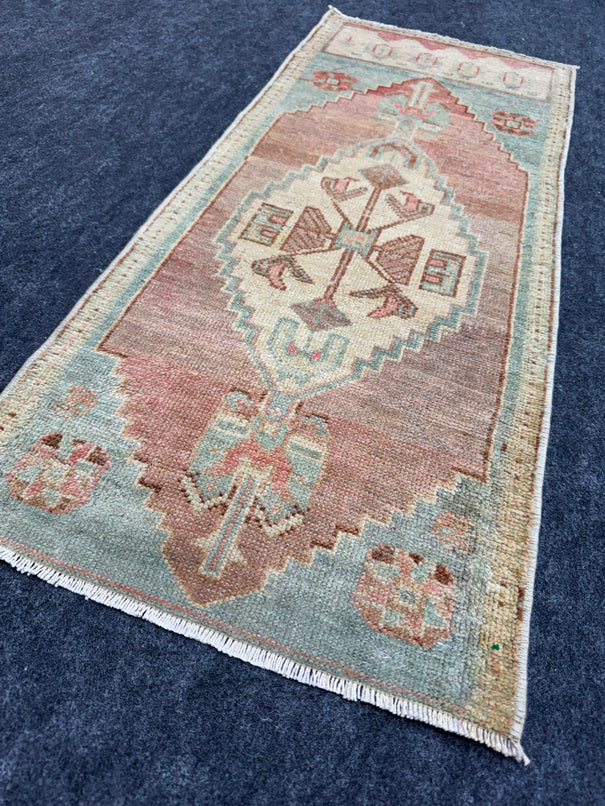 Turkish Yastik Rug  1'7" x  3'7" #24382