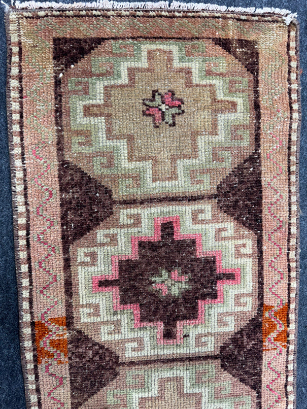 Turkish Yastik Rug  1'6" x  2'11" #24381