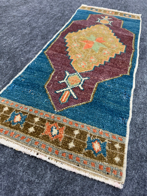 Turkish Yastik Rug  1'2" x  3'1" #24380