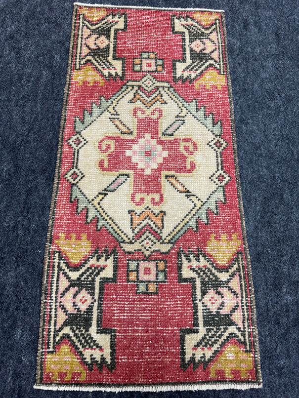 Turkish Yastik Rug  1'4" x  3' #24378