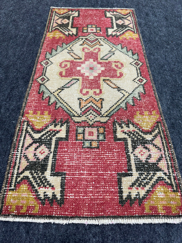 Turkish Yastik Rug  1'4" x  3' #24378