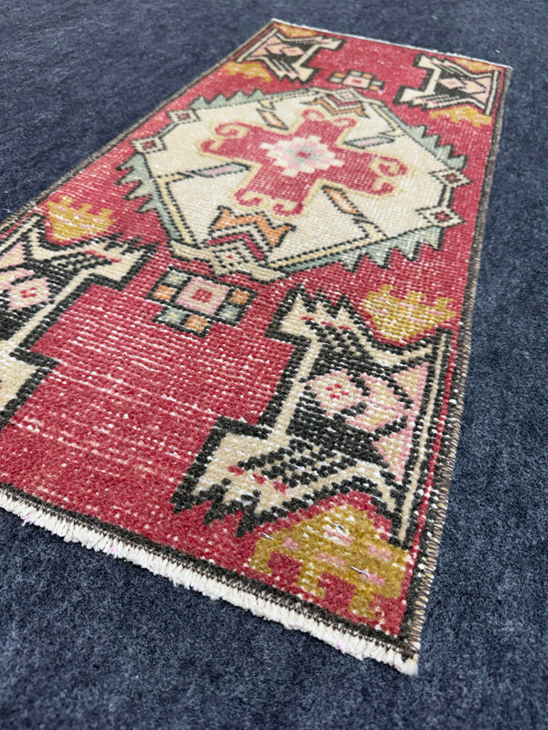 Turkish Yastik Rug  1'4" x  3' #24378